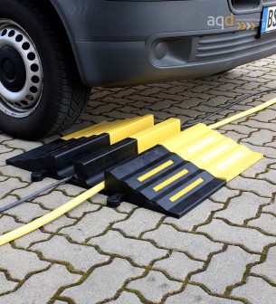 Rampa amarilla protectora cables y mangueras con 2 canaletas (90 x 75 mm) sin tapa 300 mm (anch.) - Rampa protectora cables y...