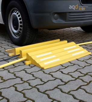 Rampa amarilla protectora cables y mangueras con 2 canaletas (90 x 75 mm) sin tapa, 680 mm (anch.) - Rampa protectora cables ...