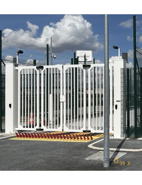 Portón doble ultrarrápido para control de accesos industriales