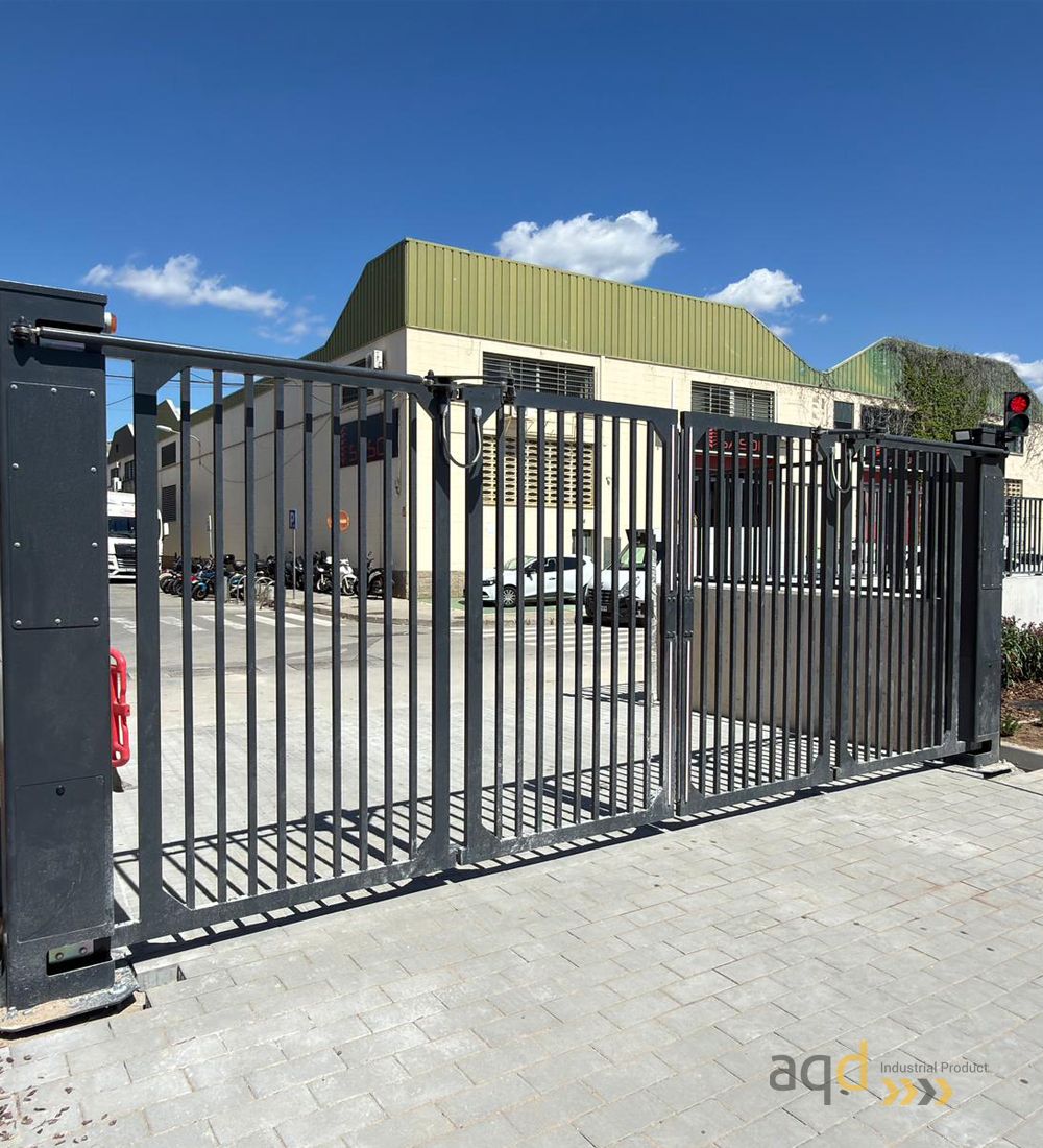 Portón doble ultrarrápido para control de accesos industriales - Security en instalaciones industriales Bajo pedido